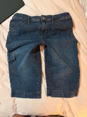 Women’s Dark Blue Denim Capri Jeans